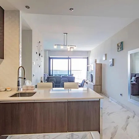 Chill Vibes En Sunset Drive